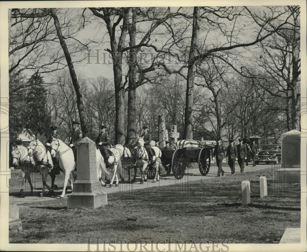 1957 US Army Horses pull caisson to gravesite at Arlington Cemetery - Historic Images