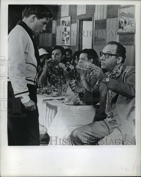 1975 Press Photo Richard Dreyfuss & Joe Silver, Apprenticeship of Duddy Kravitz - Historic Images