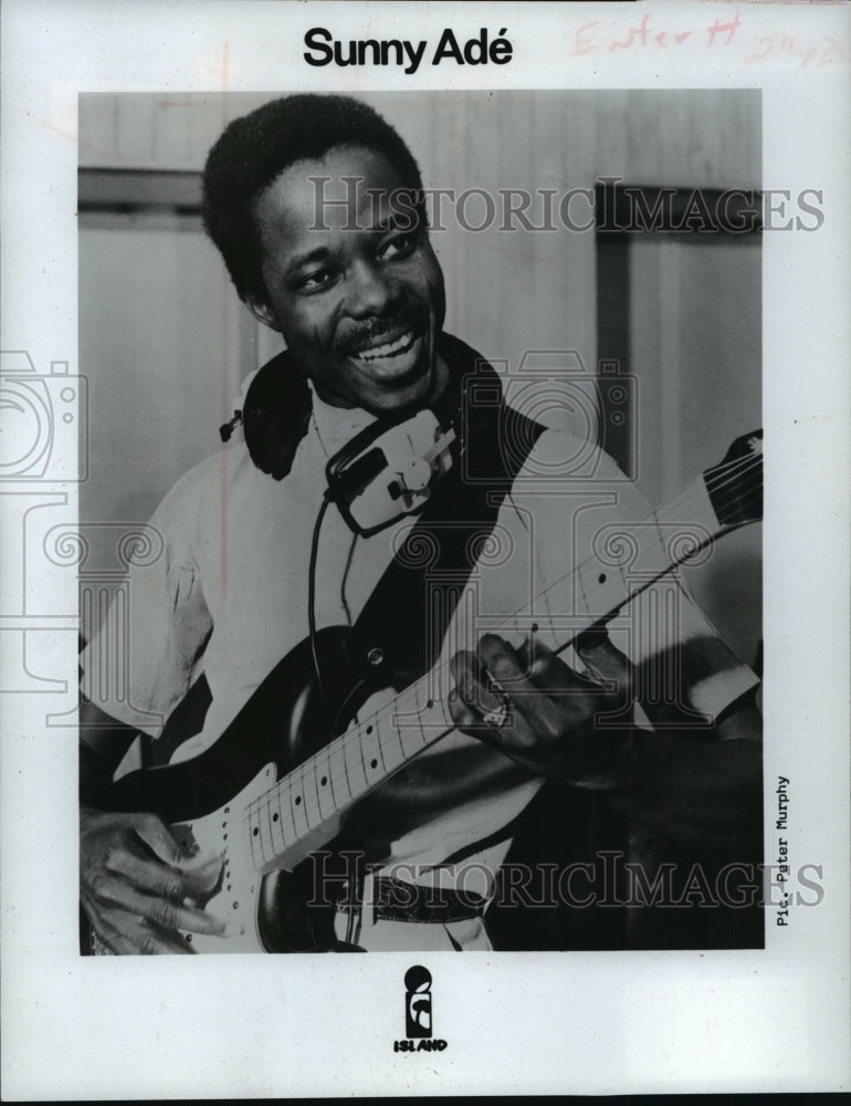 1984 Press Photo King Sunny Ade, Nigerian pop star - mjp00448 - Historic Images