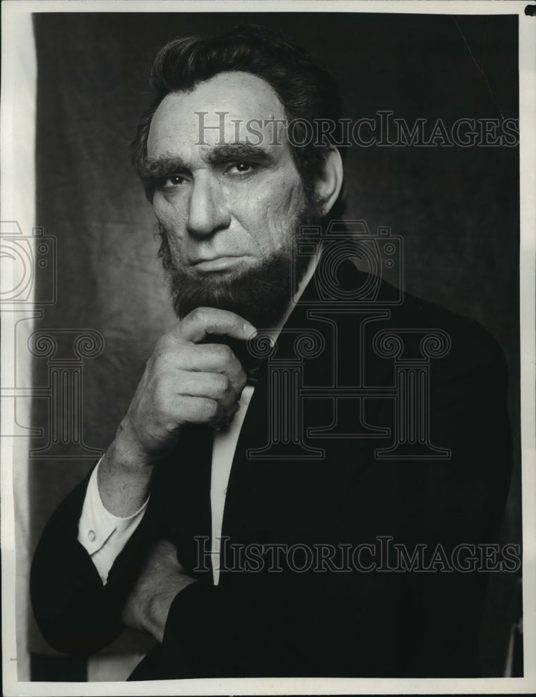 1985 Press Photo F. Murray Abraham as Abraham Lincoln in Dream West - mjp00464 - Historic Images