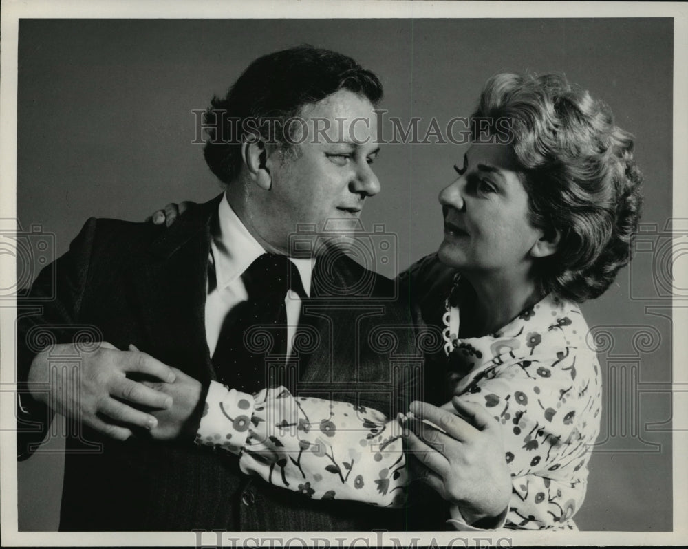 1975 Press Photo C. Durning and M. Stapleton in &quot;Queen of the Stadust Ballroom&quot;-Historic Images
