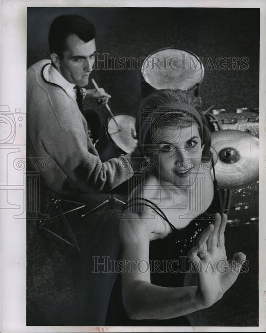 1982, Evelyn King and Robert Jones in "Remains to Be Seen" - Historic Images