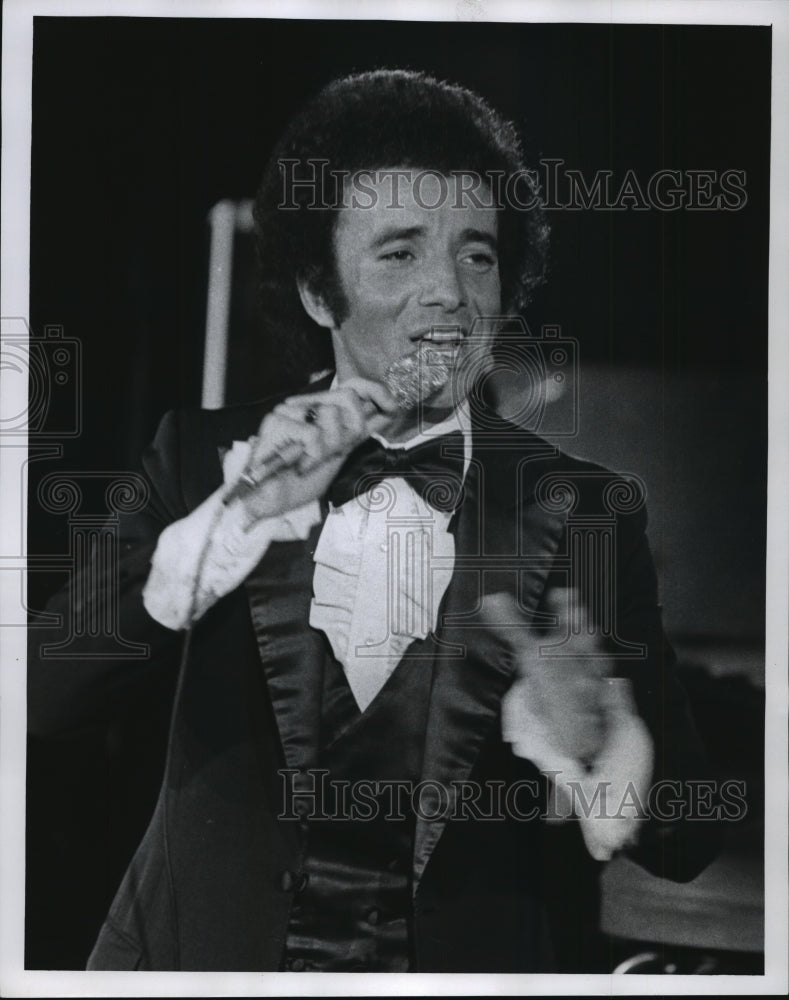 1974 Press Photo Michael Allen, singer - mjp01113 - Historic Images