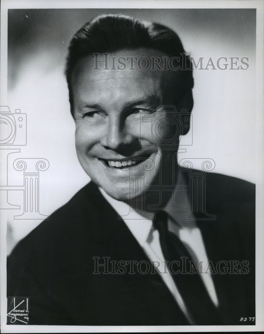 1971 Press Photo John Alexander, singer - mjp01257 - Historic Images