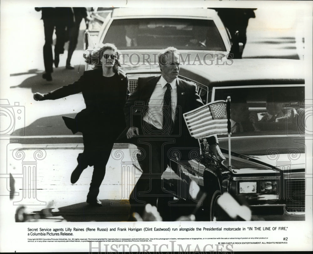 1993 Press Photo Rene Russo and Clint Eastwood in Scene from In The Line of Fire - Historic Images