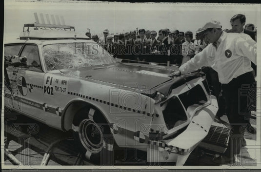 1972 Press Photo John Volpe checking a Fairchild after it was test crashed-Historic Images
