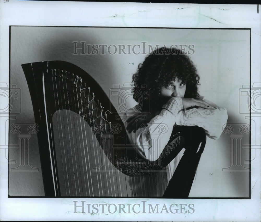 1986 Press Photo Andreas Vollenweider and his customized harp - mjp01696 - Historic Images