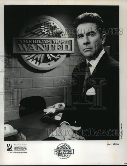 1990 Press Photo John Walsh in America's Most Wanted - mjp02306 - Historic Images