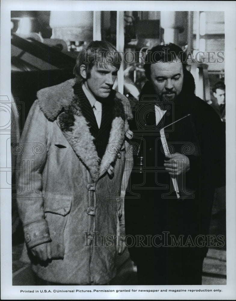 1967 Press Photo Director Peter Hall chats with star David Warner - mjp02322 - Historic Images