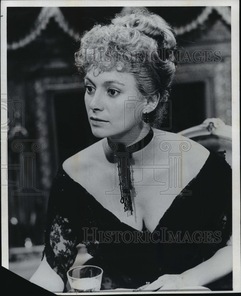 1981 Francesca Annis as Lillie Langtry in "Edward The King" - Historic Images