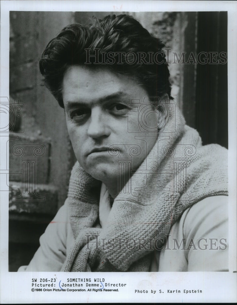 1993 Press Photo Jonathan Demme, director of "Something Wild" - mjp02607- Historic Images