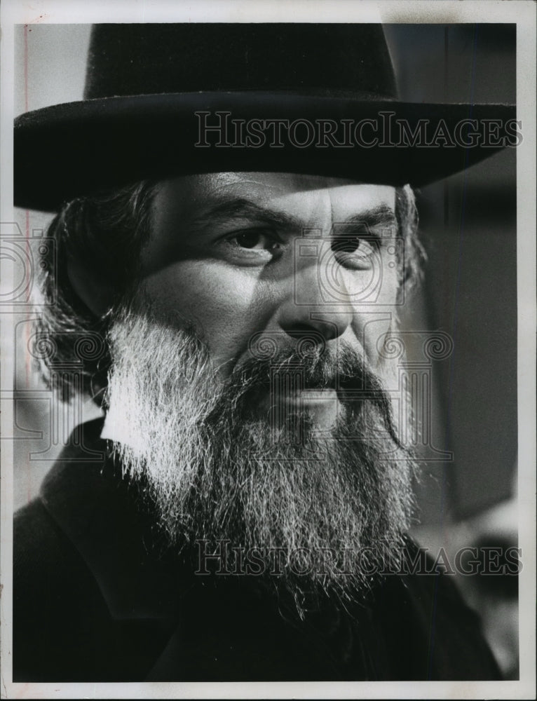 1966 Press Photo Sam Wanamaker as a preacher in &quot;Gunsmoke&quot; - mjp02826 - Historic Images
