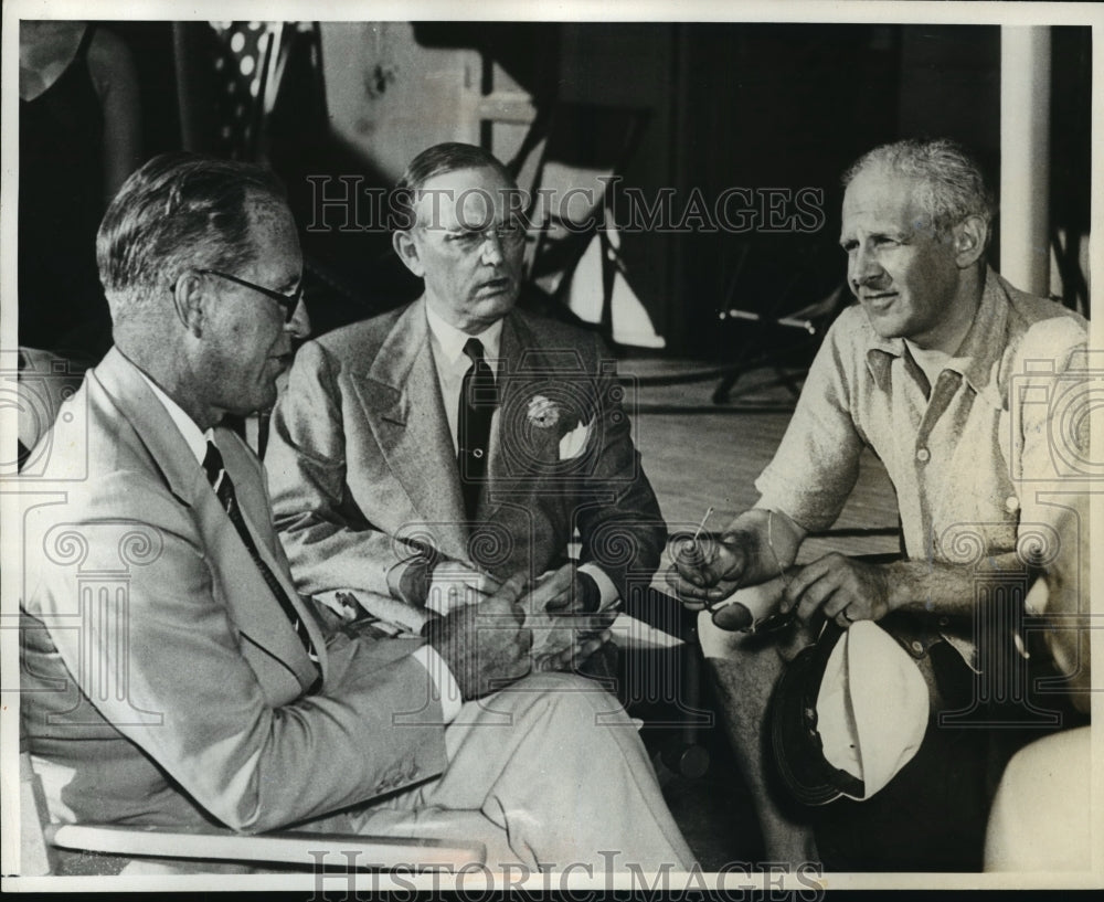 1976 Press Photo Walter Winchell with Joseph P. Kennedy and Damon Runyon-Historic Images