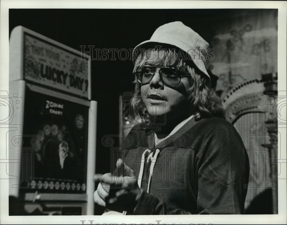 1975 Press Photo Paul Williams as Sandy in "Baretta" - mjp03032-Historic Images