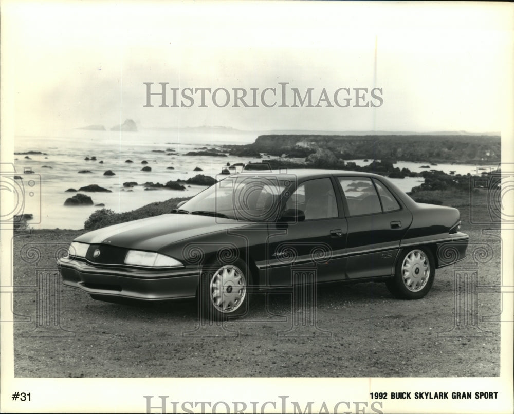 1992 Press Photo 1992 Buick Skylark Gran Sport - mjp03053- Historic Images