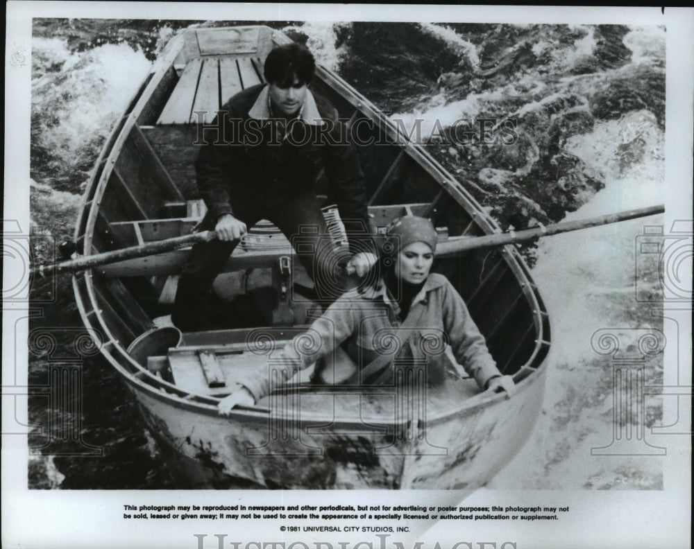 1981 Press Photo Treat Williams and K. Harrold in &quot;The Pursuit of D.B. Cooper&quot; - Historic Images