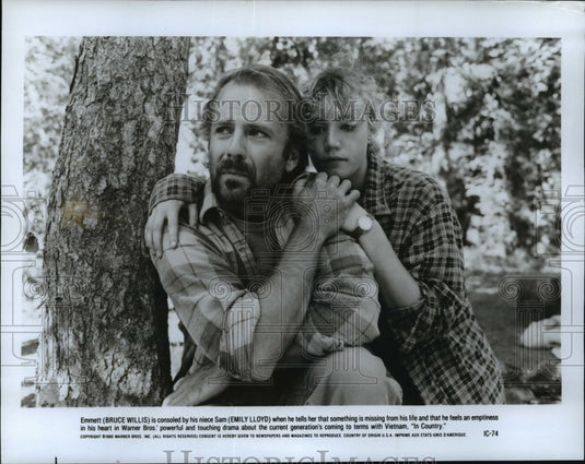 1989 Press Photo Bruce Willis and Emily Lloyd in "In Country" - mjp03336 - Historic Images