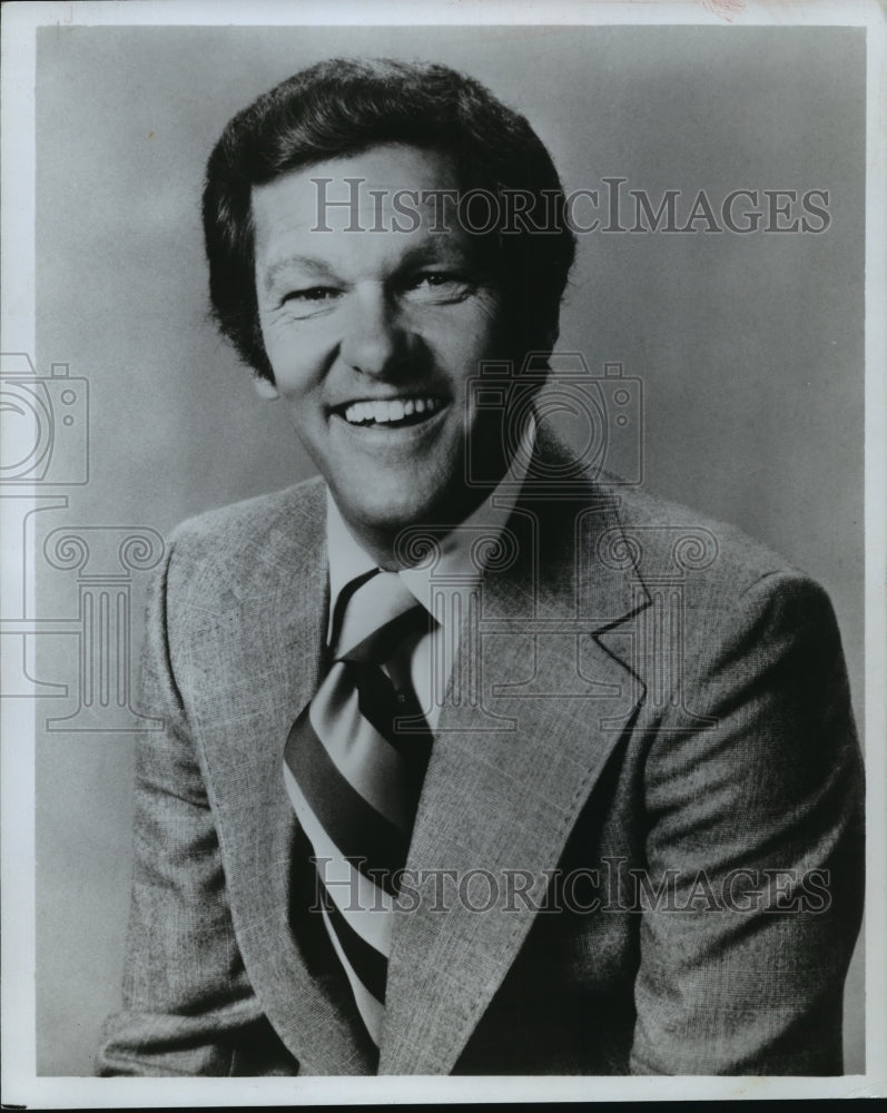 1977 Press Photo Tom Kennedy, host of &quot;Name That Tune&quot; - mjp03553 - Historic Images