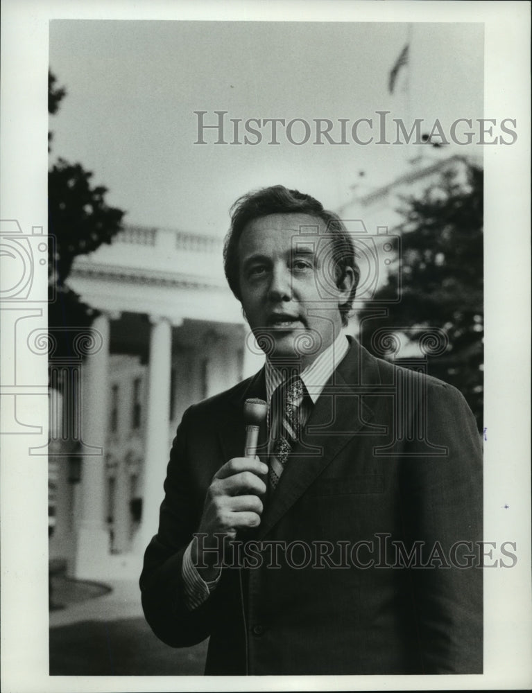 1975 Press Photo Steve Bell, ABC News White House Correspondent - mjp03624 - Historic Images