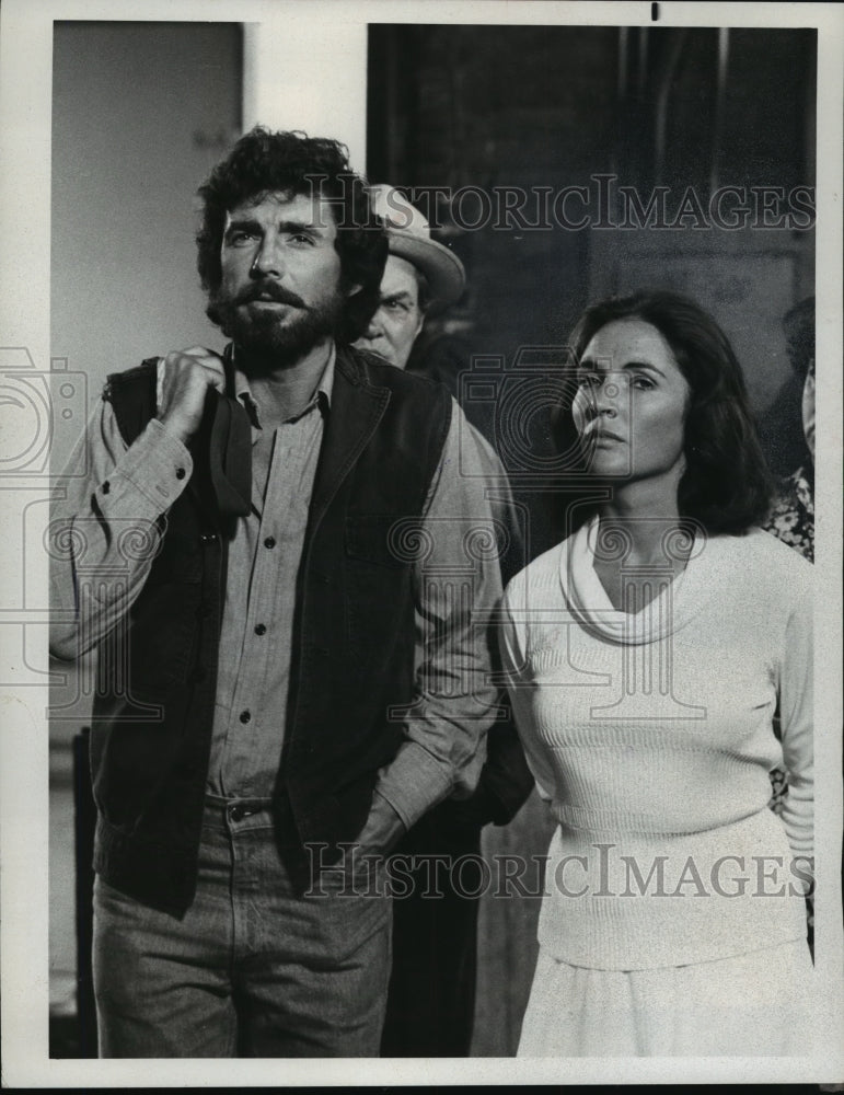 1977, Fionnula Flanagan and David Birney in "Serpico" - mjp03636 - Historic Images