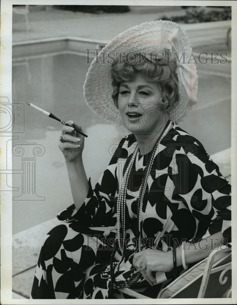 1967 Press Photo Shelley Winters, actress - mjp03700 - Historic Images