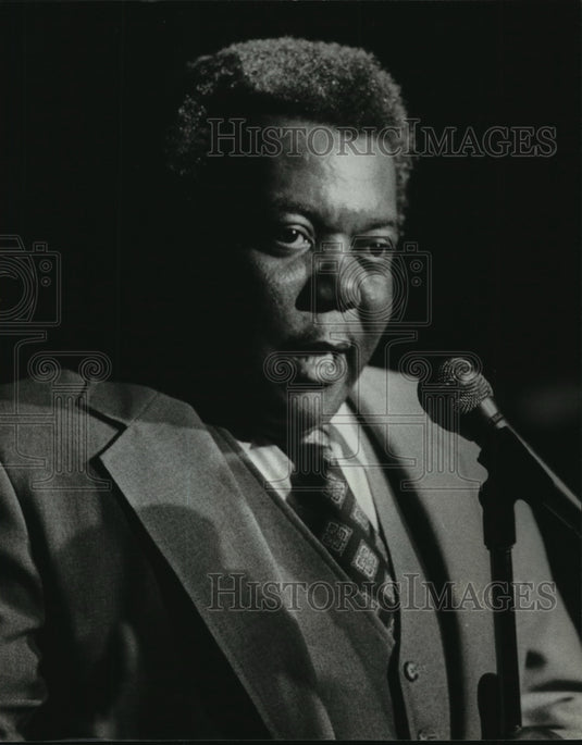 1982 Press Photo Comedian C. Cardell Willis performing at Sardino's. - mjp04302 - Historic Images