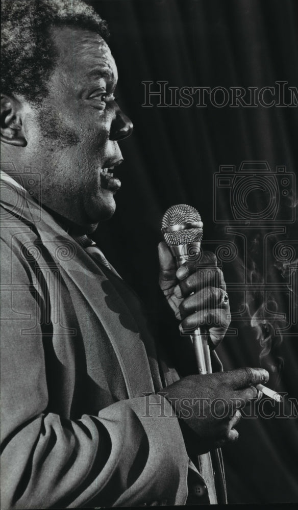 1982 Press Photo Comedian C. Cardell Willis performing at Sardino&#39;s. - mjp04303 - Historic Images