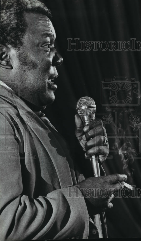 1982 Press Photo Comedian C. Cardell Willis performing at Sardino's. - mjp04303 - Historic Images