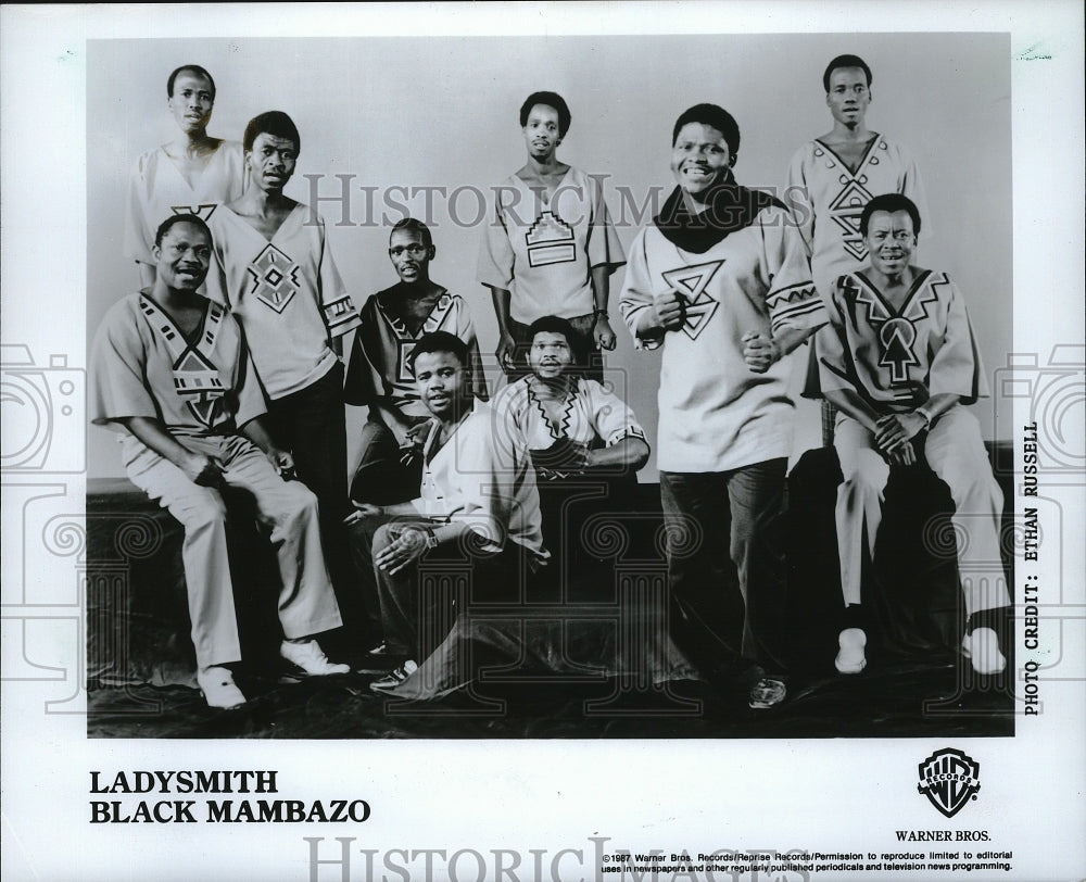 1987 Press Photo The members of Ladysmith Black Mambazo. - mjp04527- Historic Images