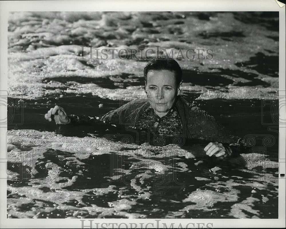 1976 Press Photo Teresa Wright in Flood!, on NBC. - mjp04576-Historic Images