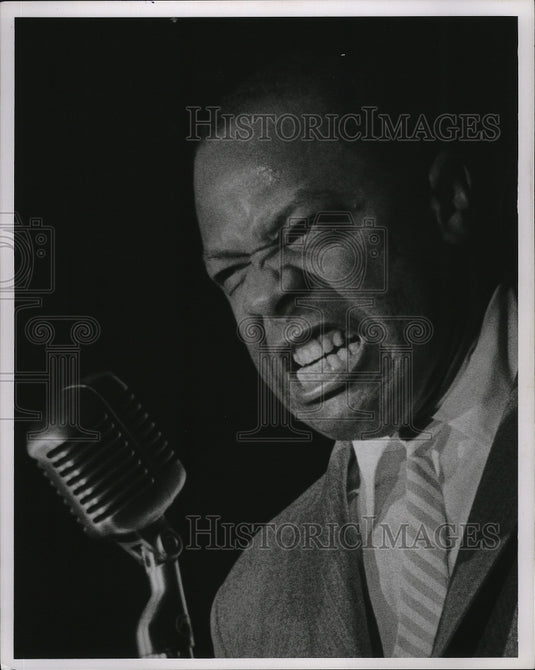 1963 Press Photo George Kirby, impressionist at the Holiday House. - mjp04692 - Historic Images
