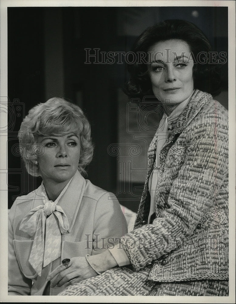1977 Press Photo Audrey Peters and Tudi Wiggins in Love of Life. - mjp04726- Historic Images
