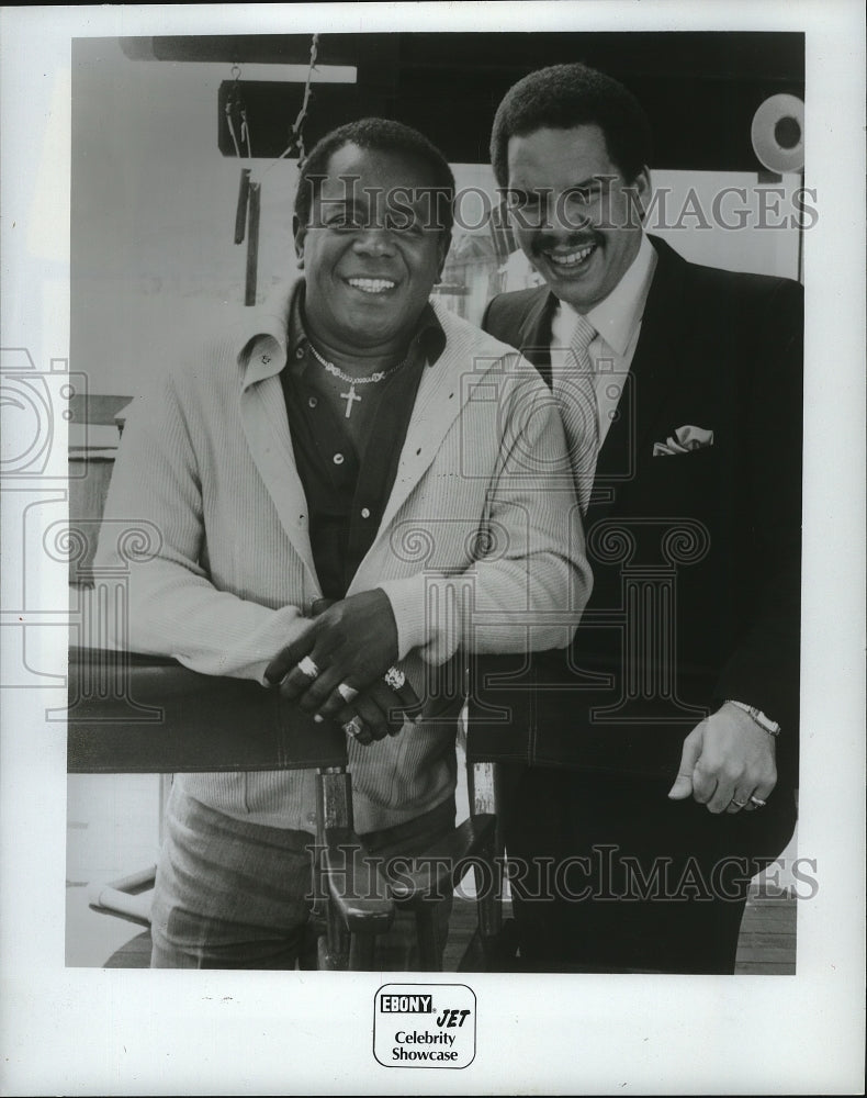 1985 Press Photo Flip Wilson with host Tom Joyner on Celebrity Showcase. - Historic Images