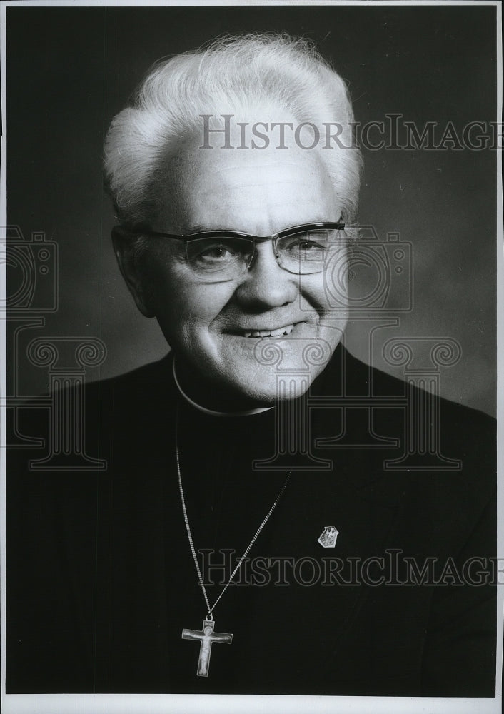 1977 Press Photo Norris Lewis Wogen, minister and author. - mjp04848 - Historic Images