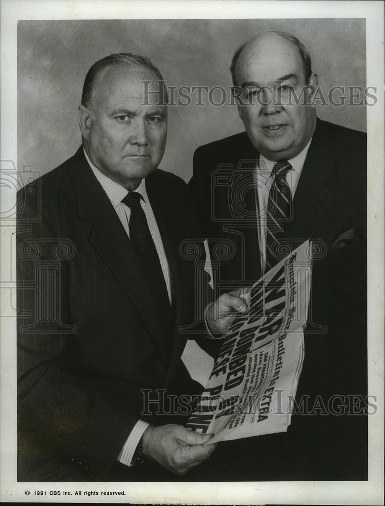 1991 Press Photo Charles Kuralt and Gen. Schwarzkopf on Remember Pearl Harbor.- Historic Images