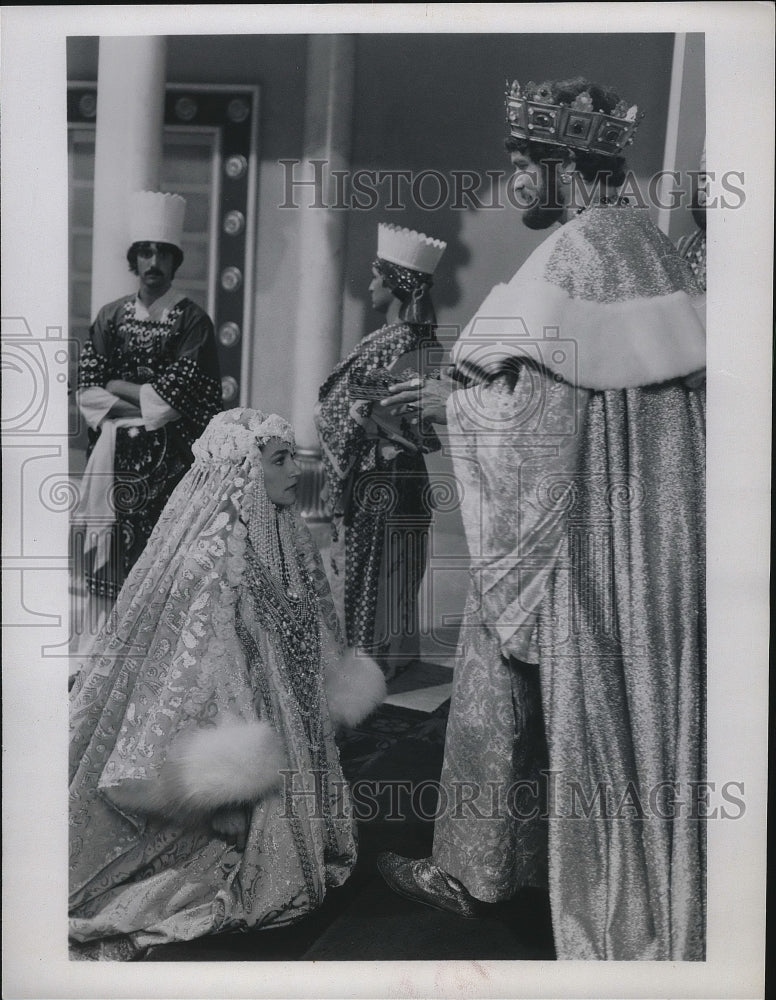 1979 Press Photo Olivia Hussey and Tony Musante in The Story of Esther. - Historic Images