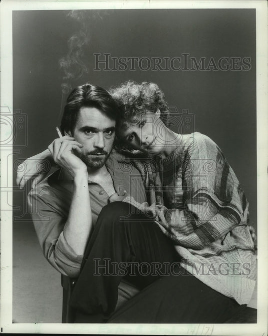 1984 Press Photo Jeremy Irons and Glenn Close star in The Real Thing. - Historic Images
