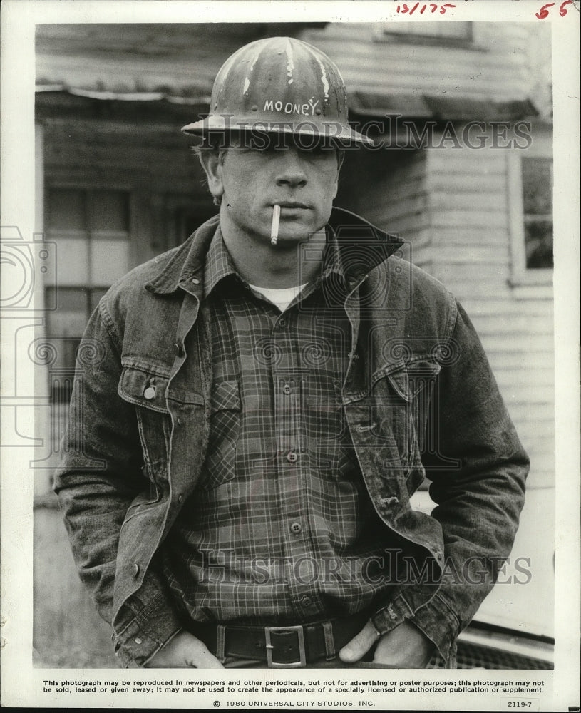 1980 Press Photo Tommy Lee Jones stars in Coal Miner&#39;s Daughter. - mjp05192 - Historic Images