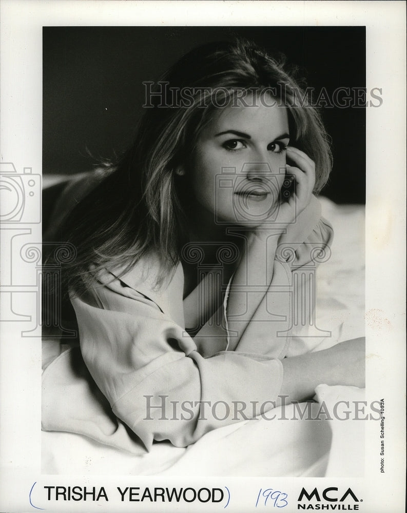 1993, Trisha Yearwood, country music singer. - mjp05640 - Historic Images