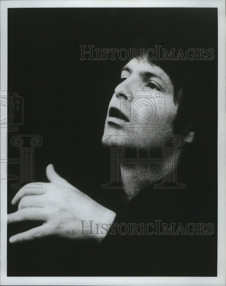 1982 Press Photo Gustav Kuhn, conductor. - mjp05664-Historic Images