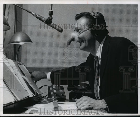 1968 Press Photo Bob Beasley, radio host. - mjp05774 - Historic Images