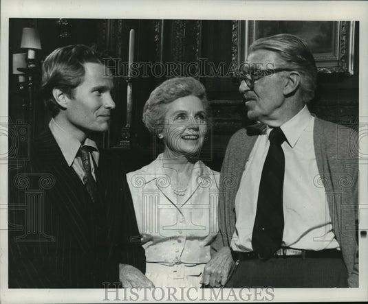 1977 Press Photo Walter Pidgeon, Jane Wyatt & John Savage on Gibbsville, on NBC. - Historic Images