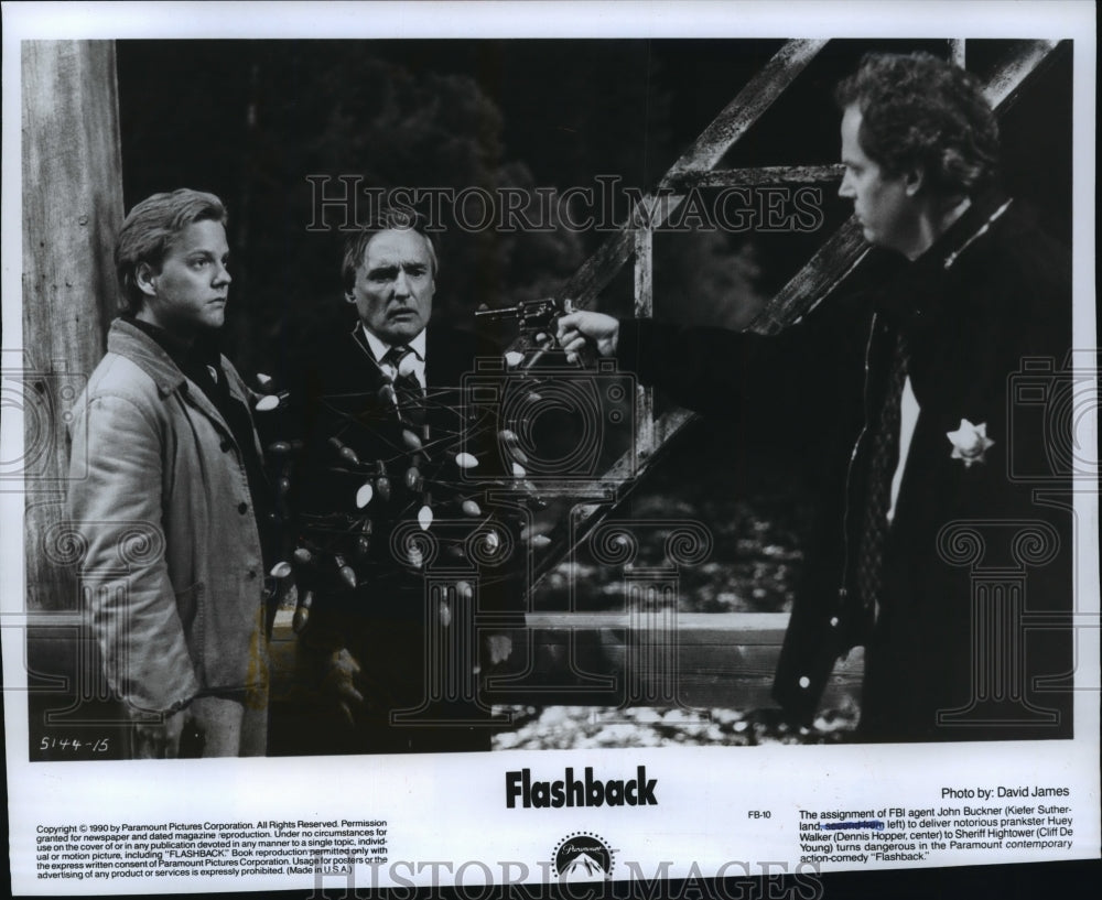 1990 Press Photo Kiefer Sutherland, Cliff De Young & Dennis Hopper in Flashback. - Historic Images