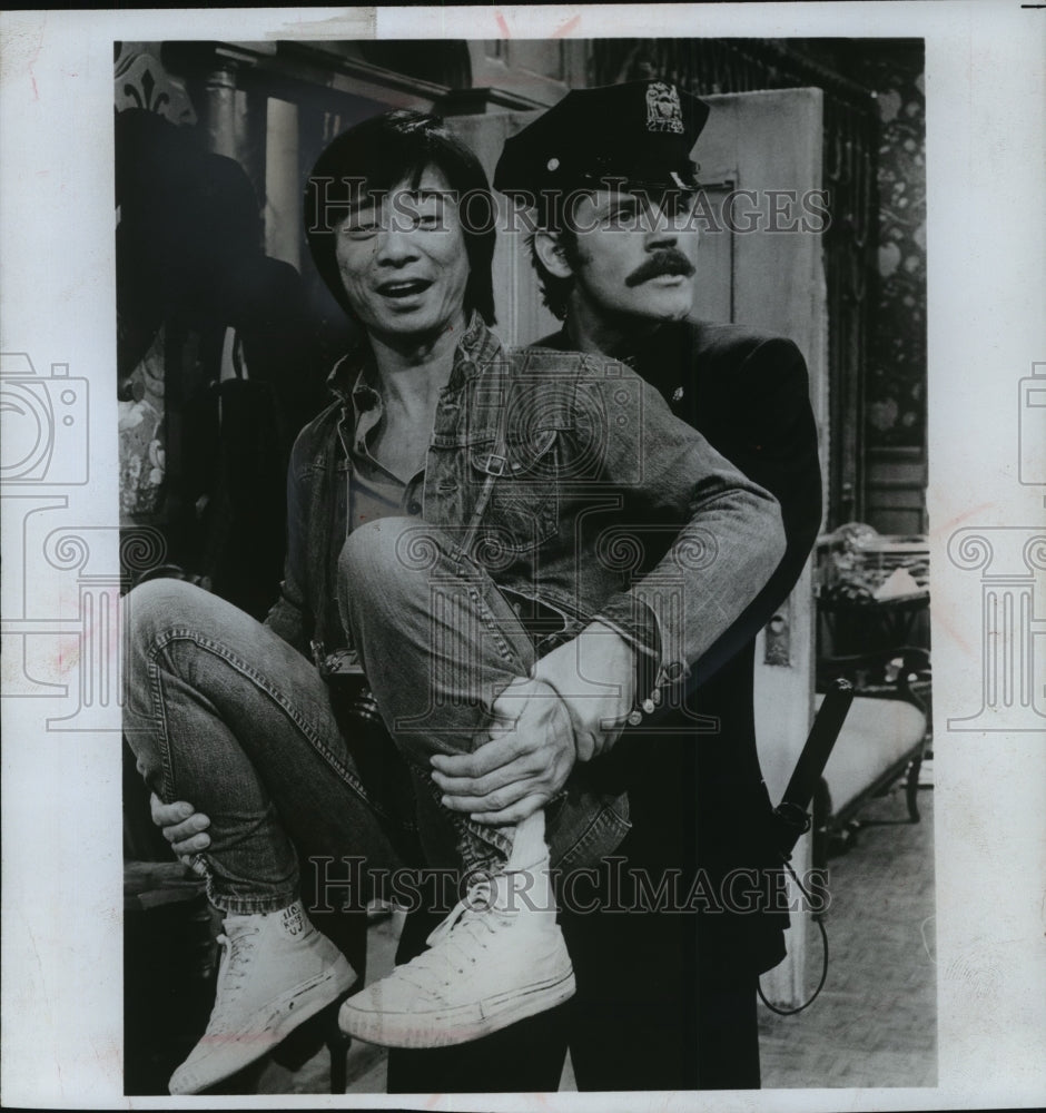 1974 Press Photo John Beck and Randy Kim in Nourish the Beast. - mjp06241 - Historic Images