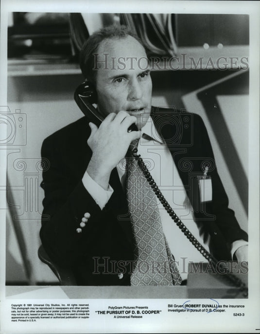 1981 Robert Duvall stars in The Pursuit of D.B. Cooper.  - Historic Images