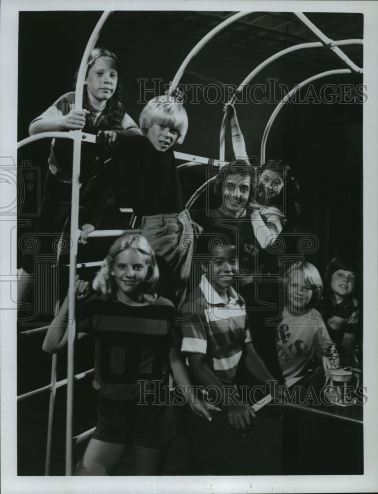 1978 Press Photo Barry Mailow Provides the Miracle of Music for Eager Ears - Historic Images