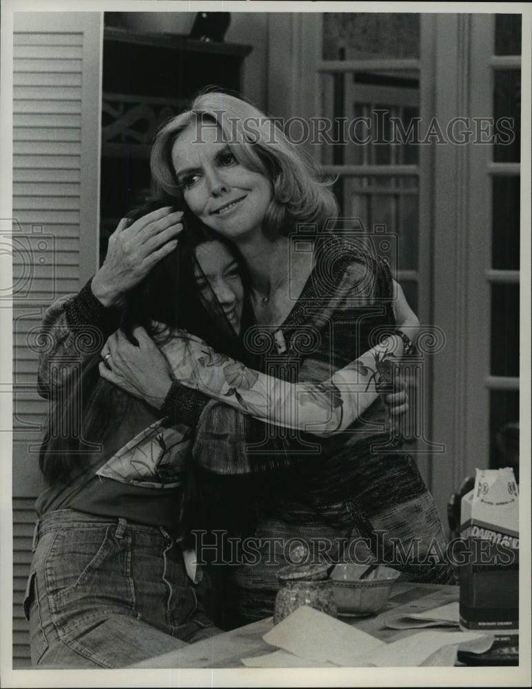 1975 Anne Meara Hugs Linda Conrad in &quot;This Better Be It&#39;-Historic Images