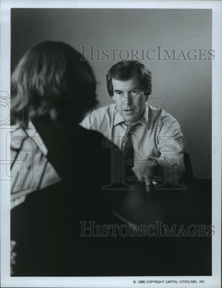 1986, Peter Jennings, ABC Newscaster, Interviews Illiterate Adult - Historic Images