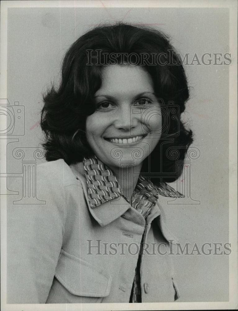 1974 Press Photo Lee McCain Plays Barbara Apple in CBS' "Apple's Way" - Historic Images