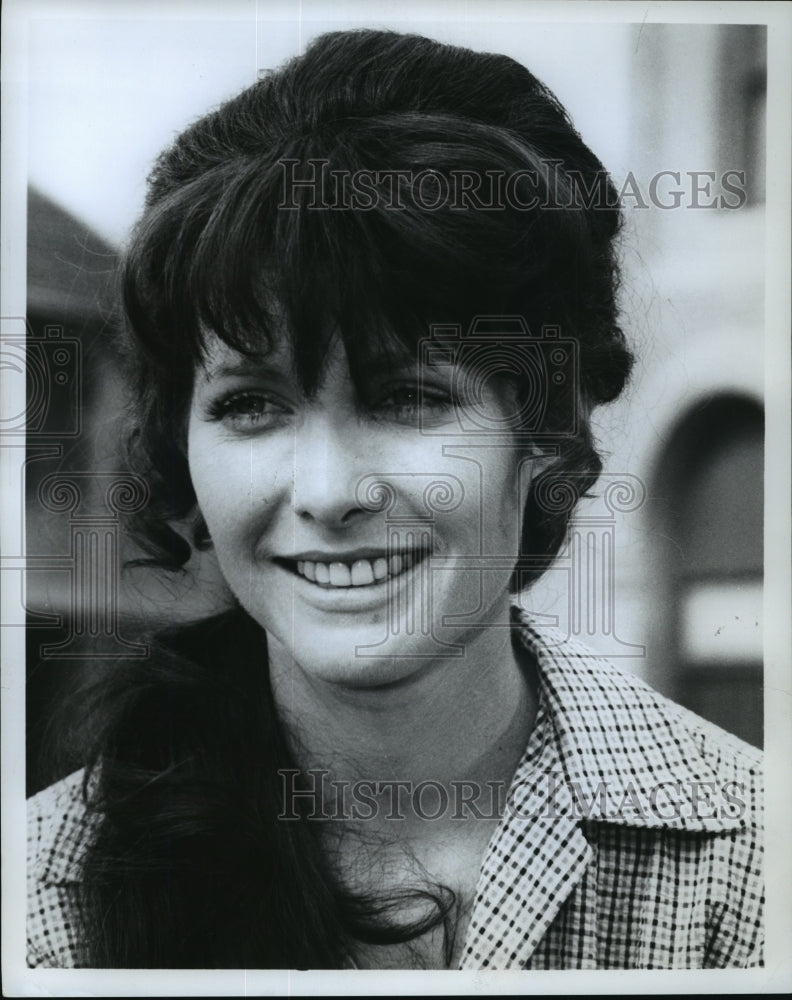 1970 Press Photo Portrait of Susan Howard in &quot;The Silent Gun&quot; - Historic Images